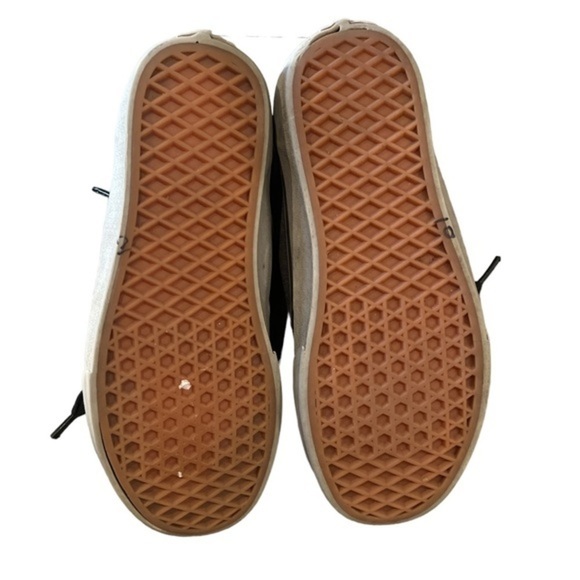 Vans - Picture 2 of 6